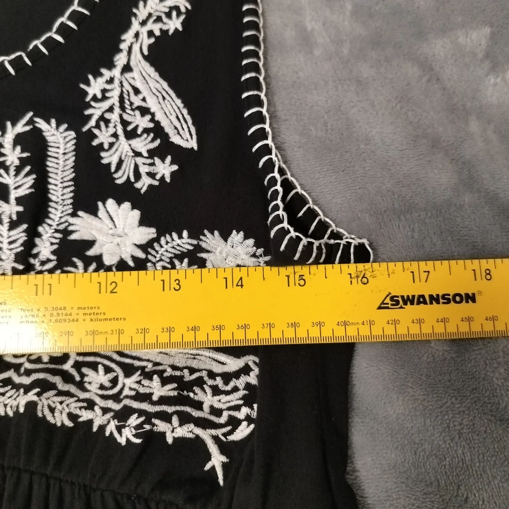2/$30 Grace Elements Black Midi‎ Popover Dress Womens Size M Whtie Embroidery